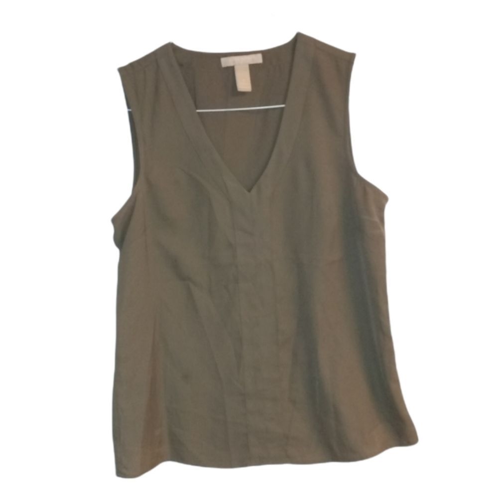 Banana Republic Olive Green Sleeveless Top . 😍
